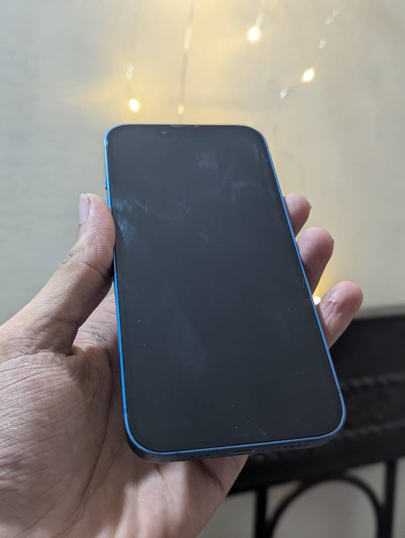 Apple iPhone 13 4