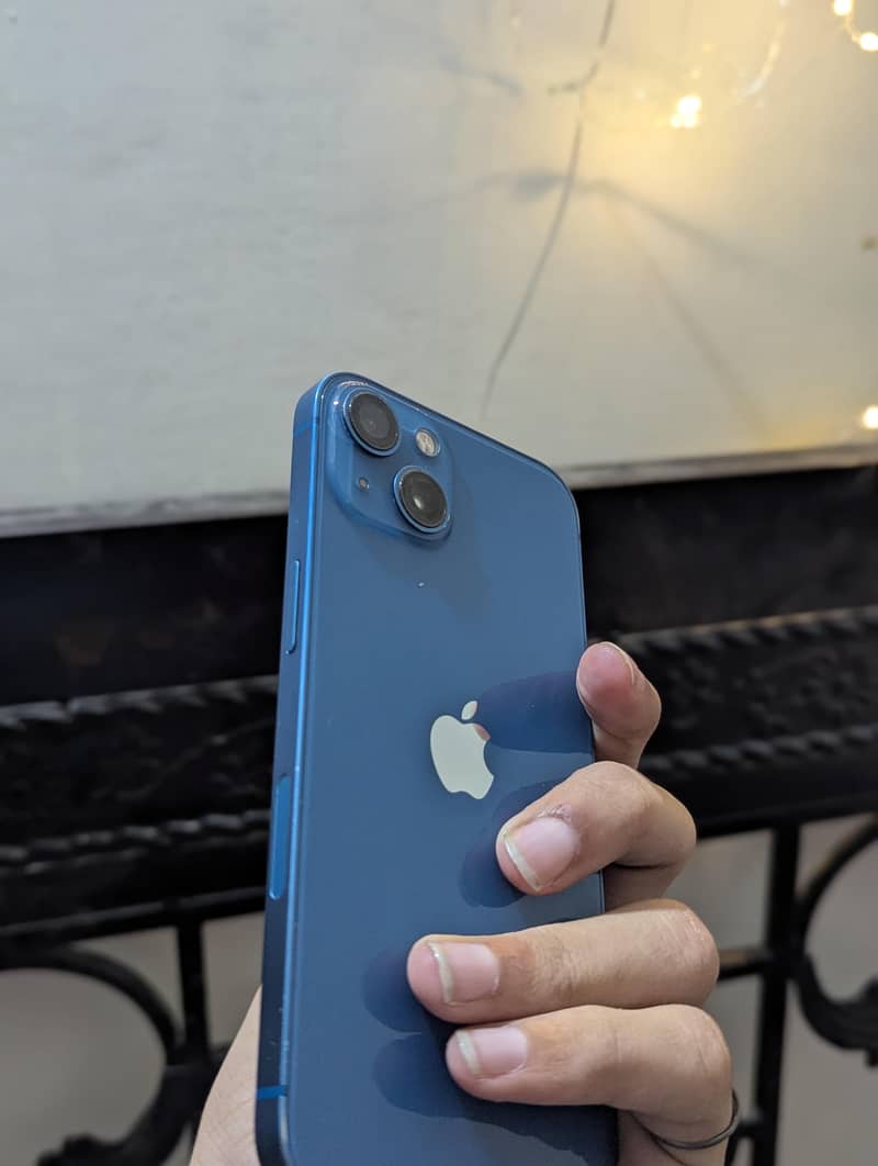 Apple iPhone 13 7
