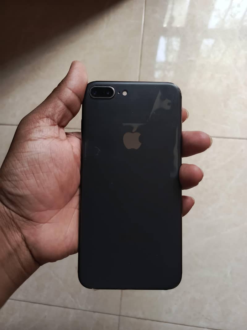 Apple iPhone 8 Plus 0