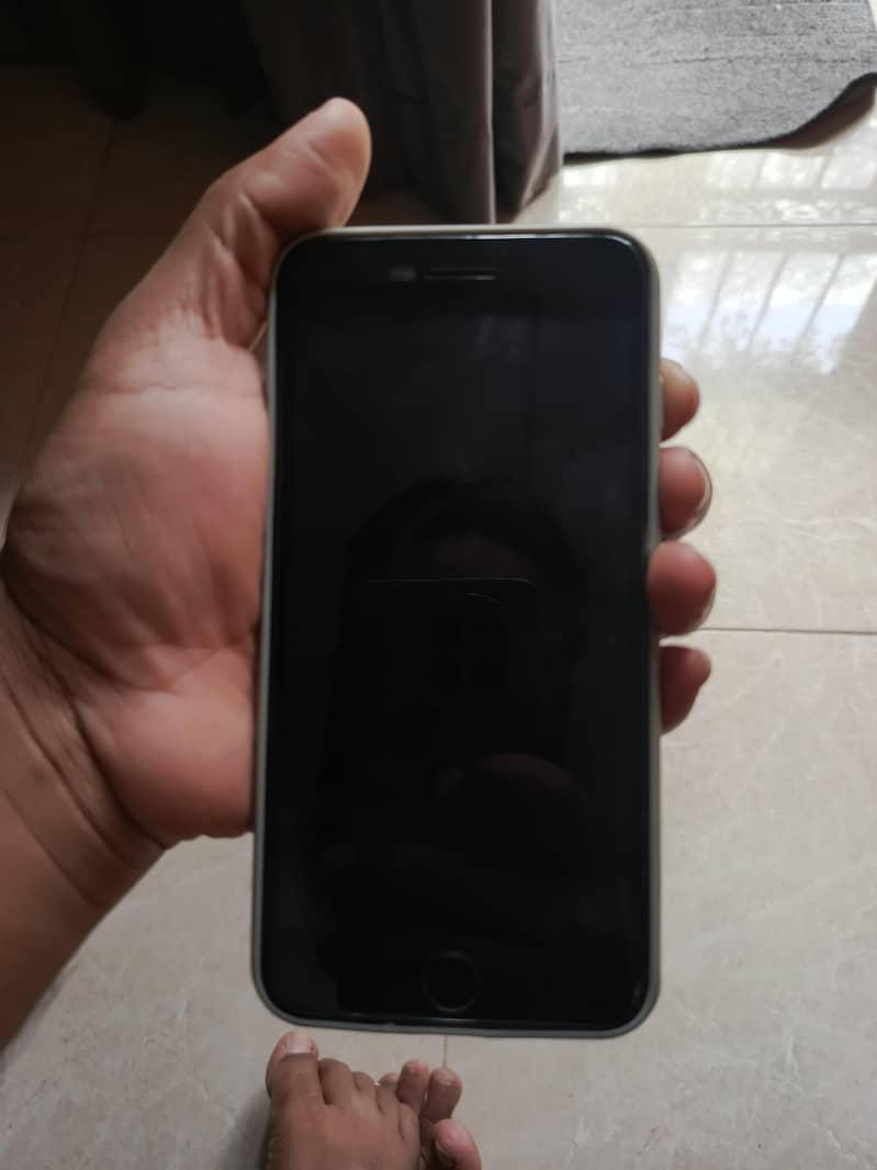 Apple iPhone 8 Plus 2