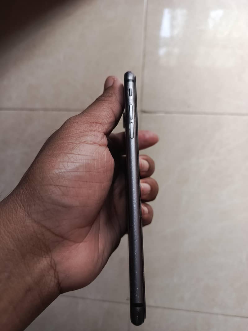 Apple iPhone 8 Plus 3