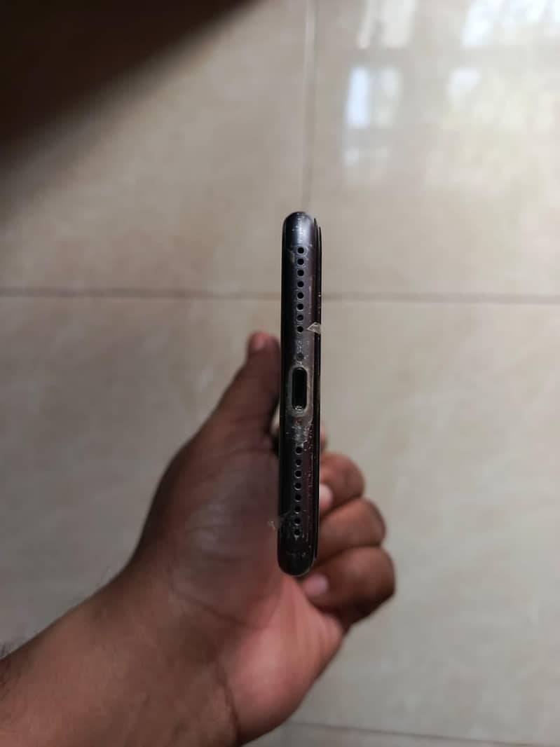 Apple iPhone 8 Plus 4