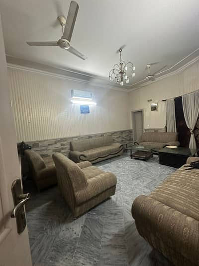 0321 86 10 688 Beautiful 1st floor available for rent in officer colony 2