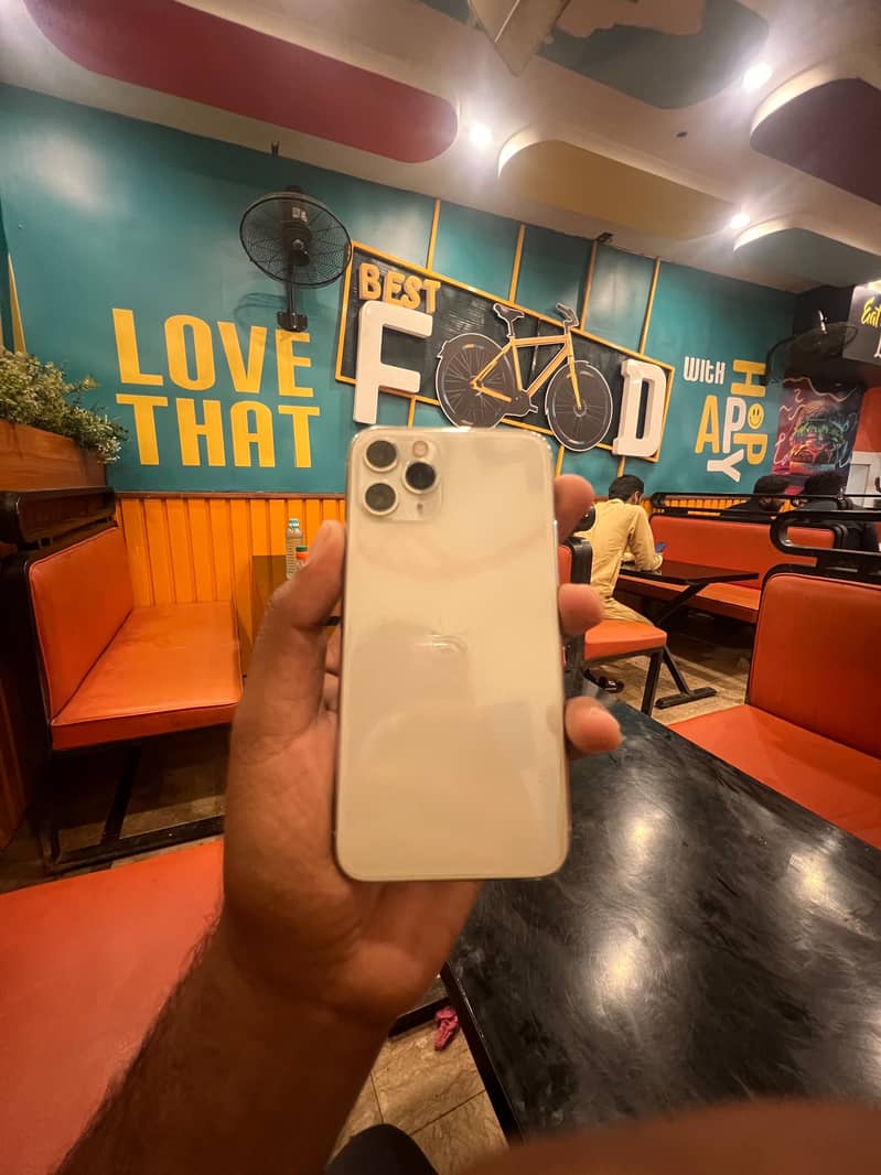 Apple iPhone 11 Pro 1