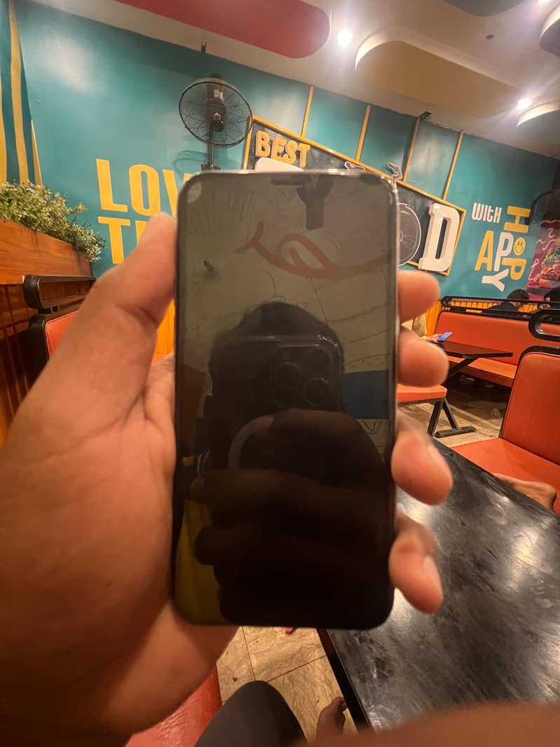Apple iPhone 11 Pro 7