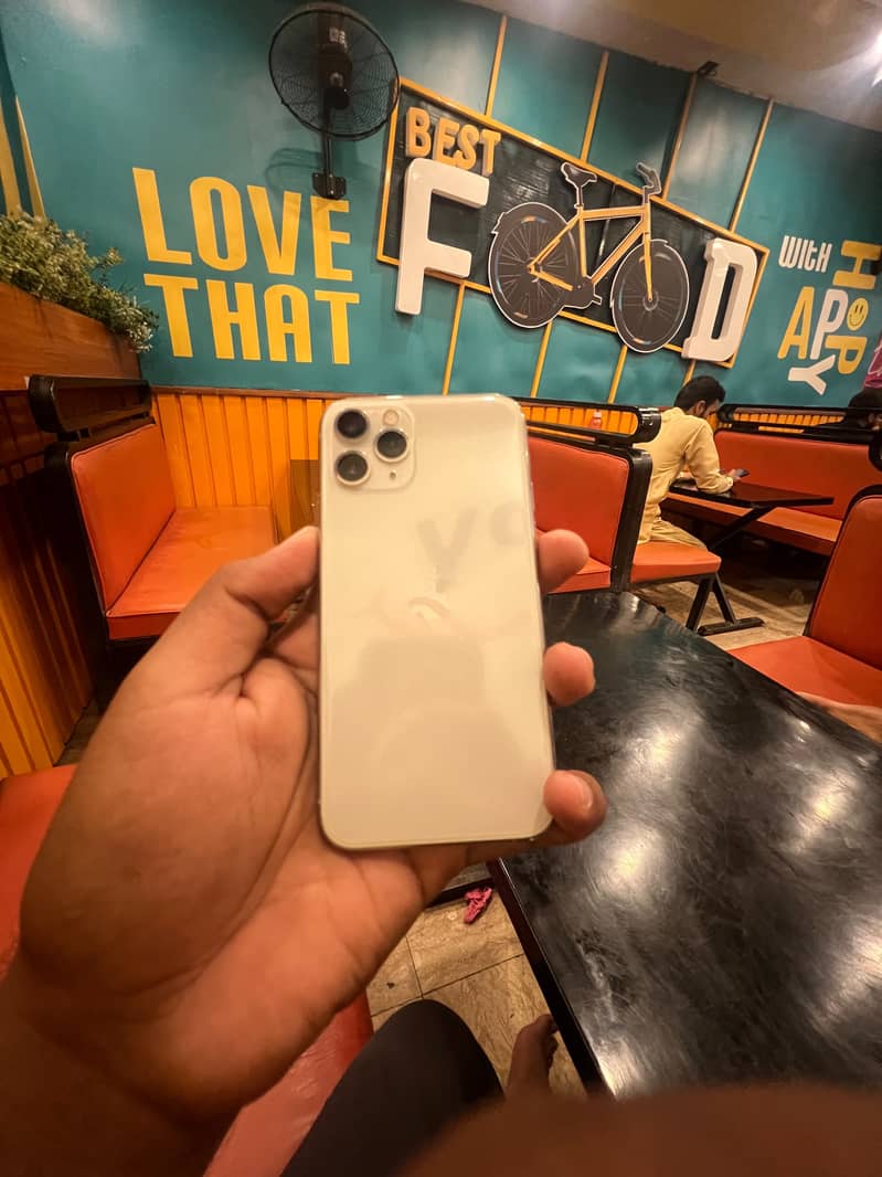 Apple iPhone 11 Pro 8