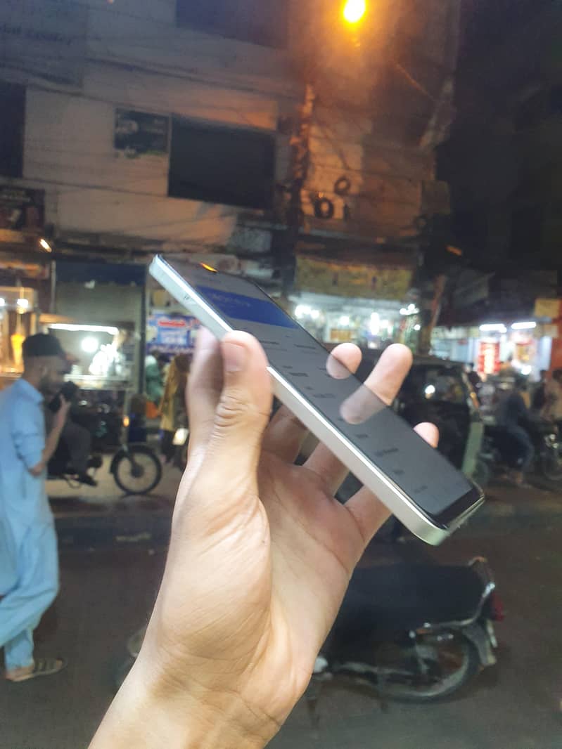 Realme Note 60x 2