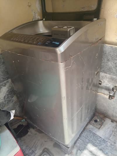 full size automatic , machine hai condition 10 Bata 9