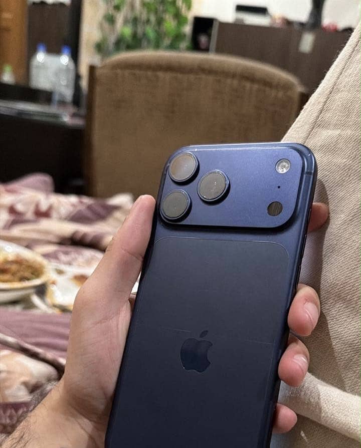 Apple iPhone 17 Pro Max 0