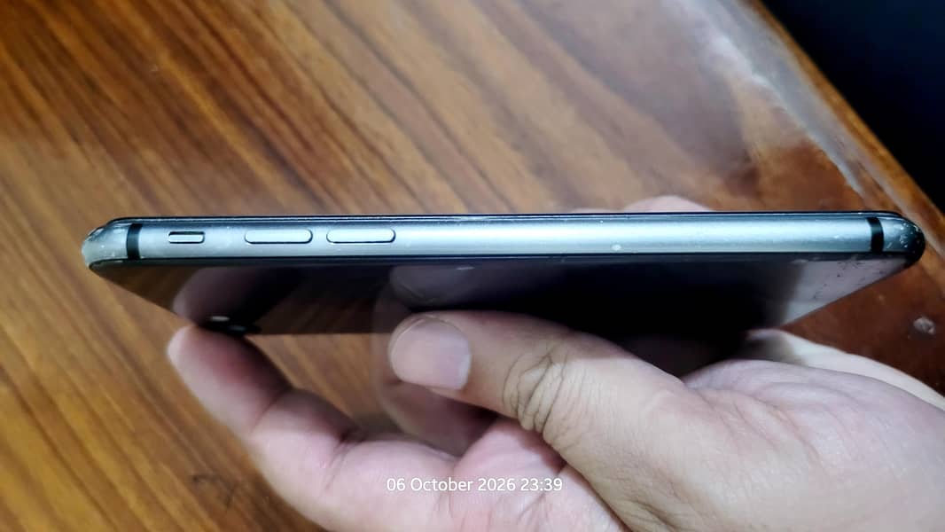 Apple iPhone 8 5
