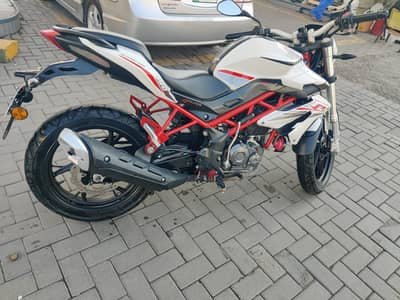 Benelli tnt150i