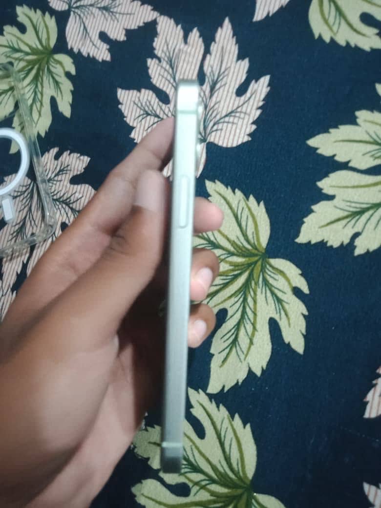 Apple iPhone 12 2