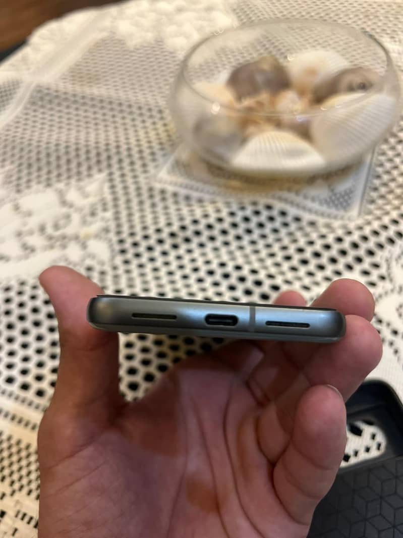 Google Pixel 8 5