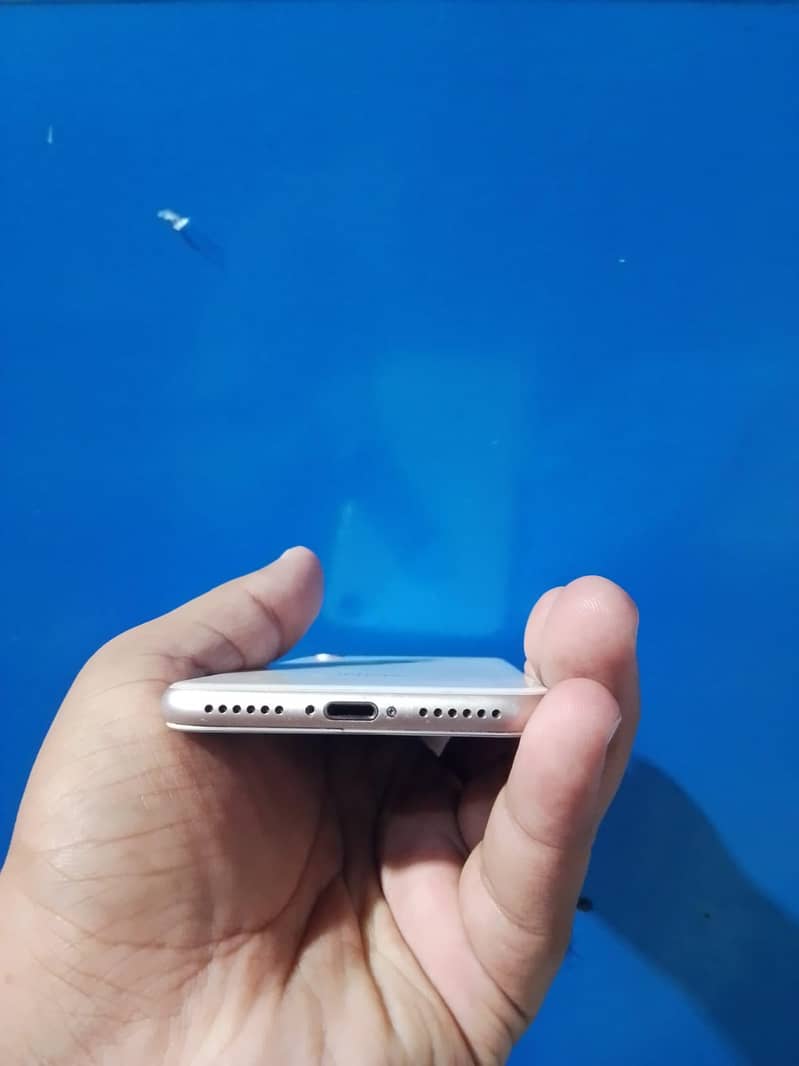 Apple iPhone 8 1
