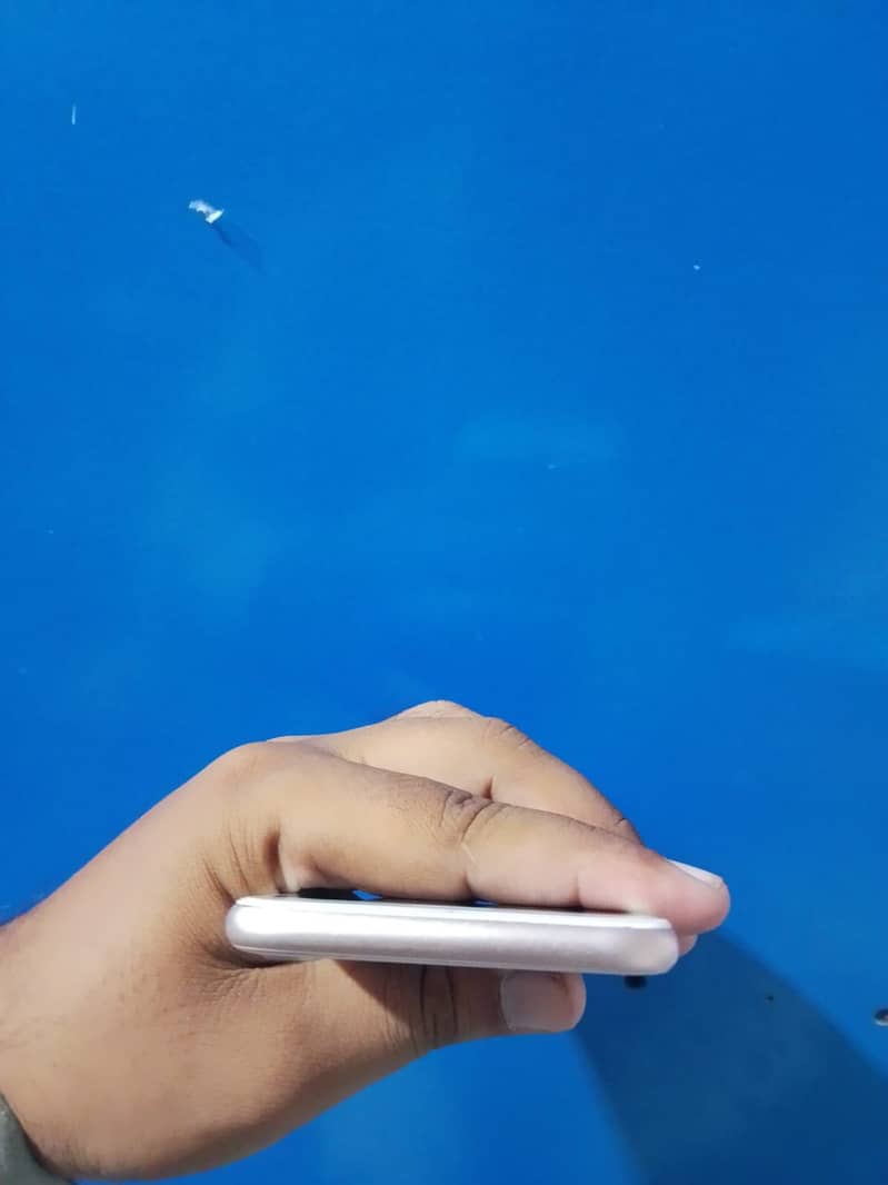 Apple iPhone 8 3