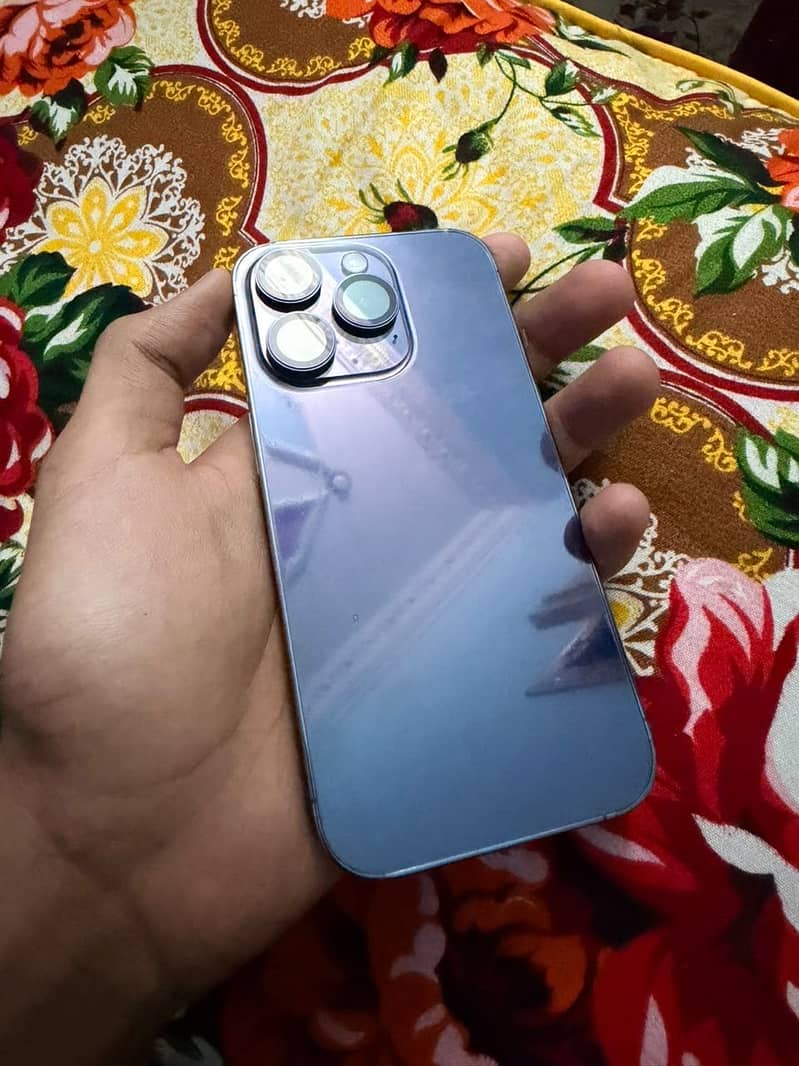 Apple iPhone 14 Pro 0