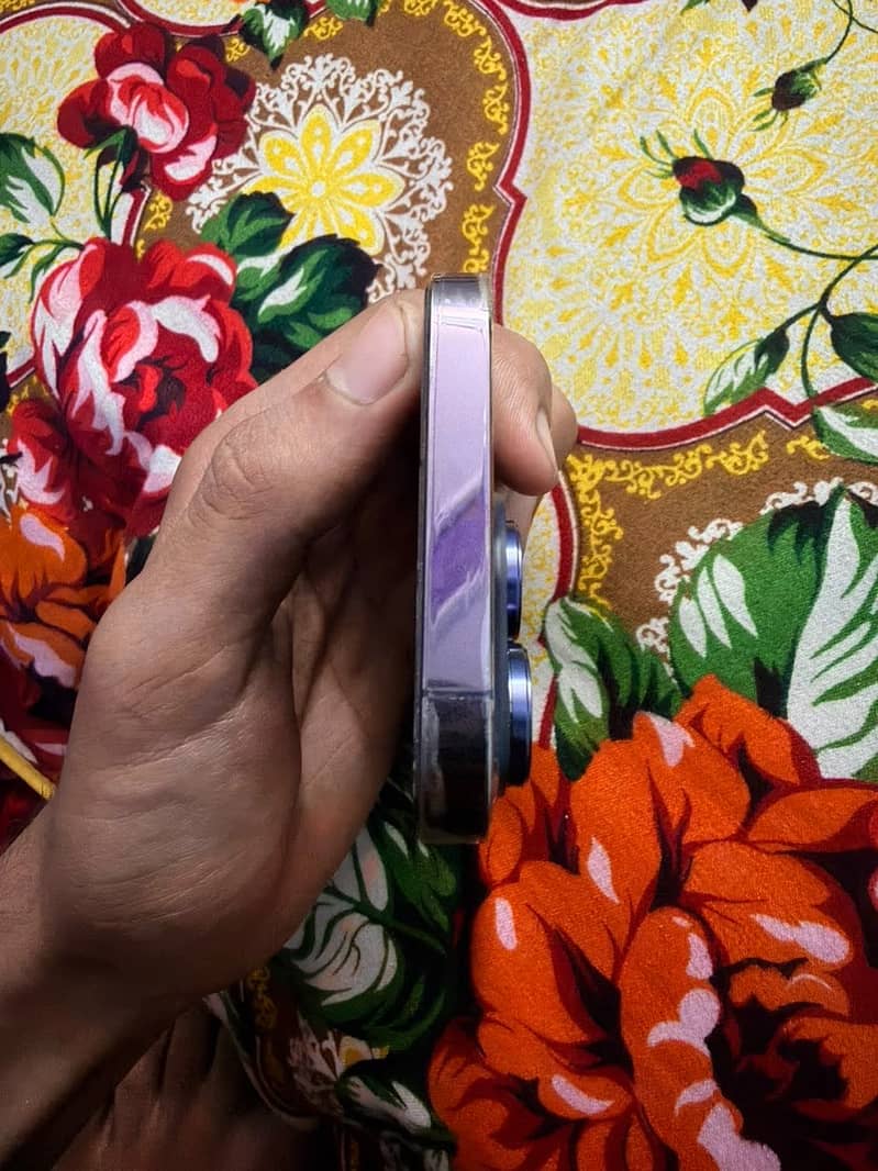Apple iPhone 14 Pro 2
