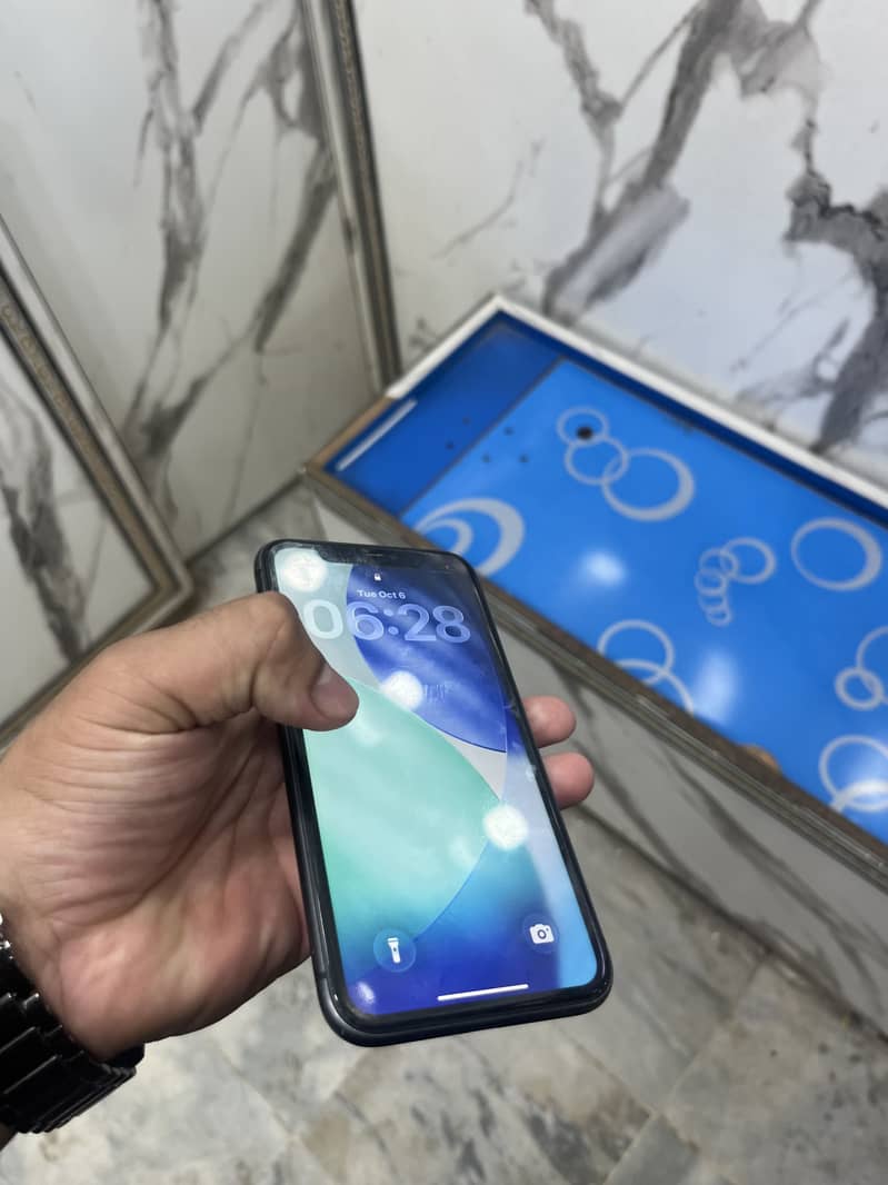 Apple iPhone 11 3