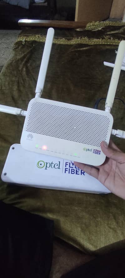 Huawei EchoLife HG8245W5 Dual Band ONU Router (PTCL Flash Fiber)