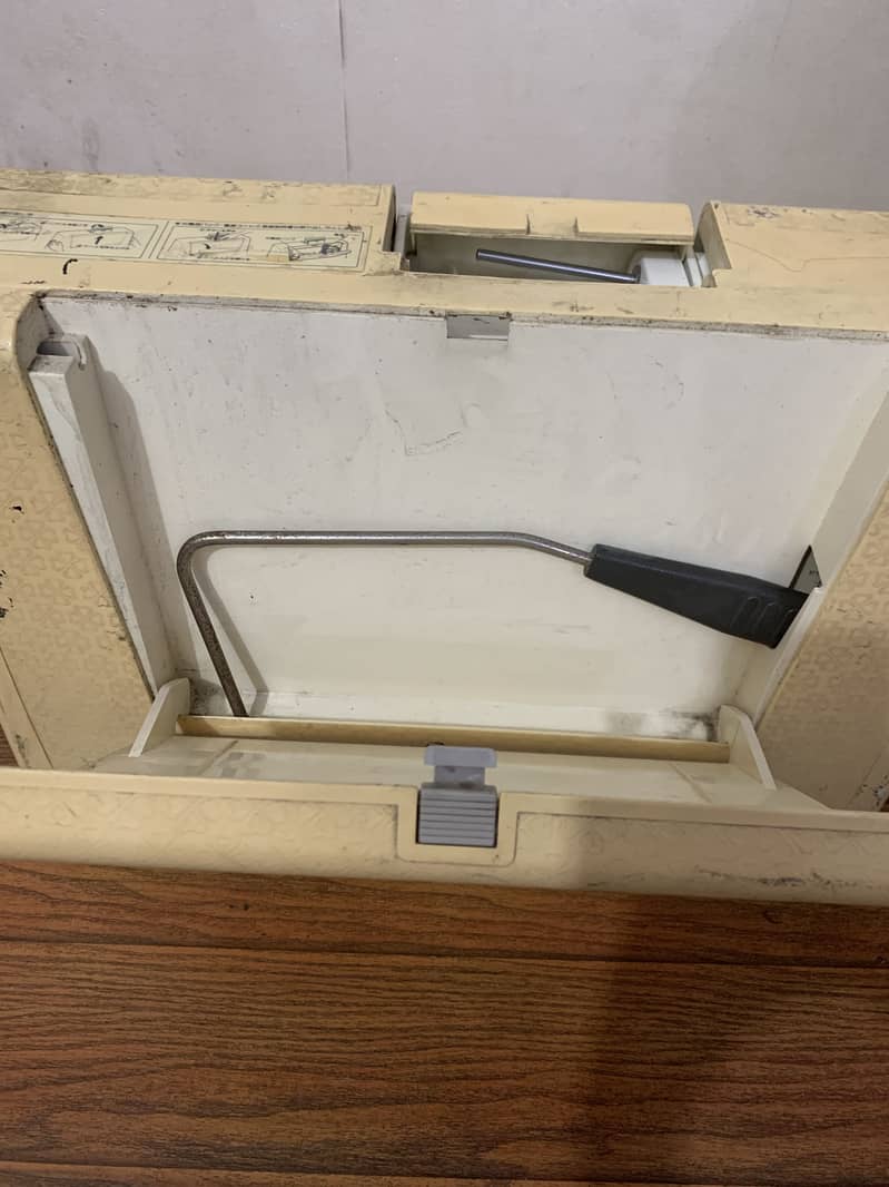 Embroidery swing machine 11