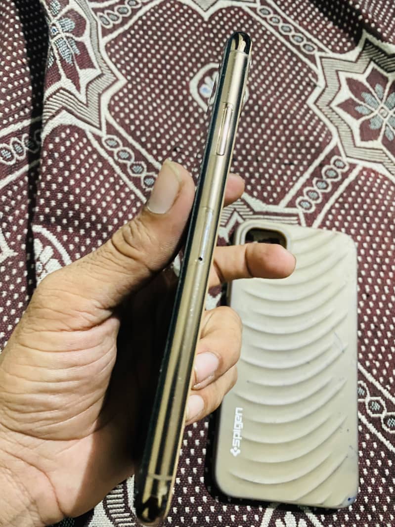 Apple iPhone 11 Pro Max 3