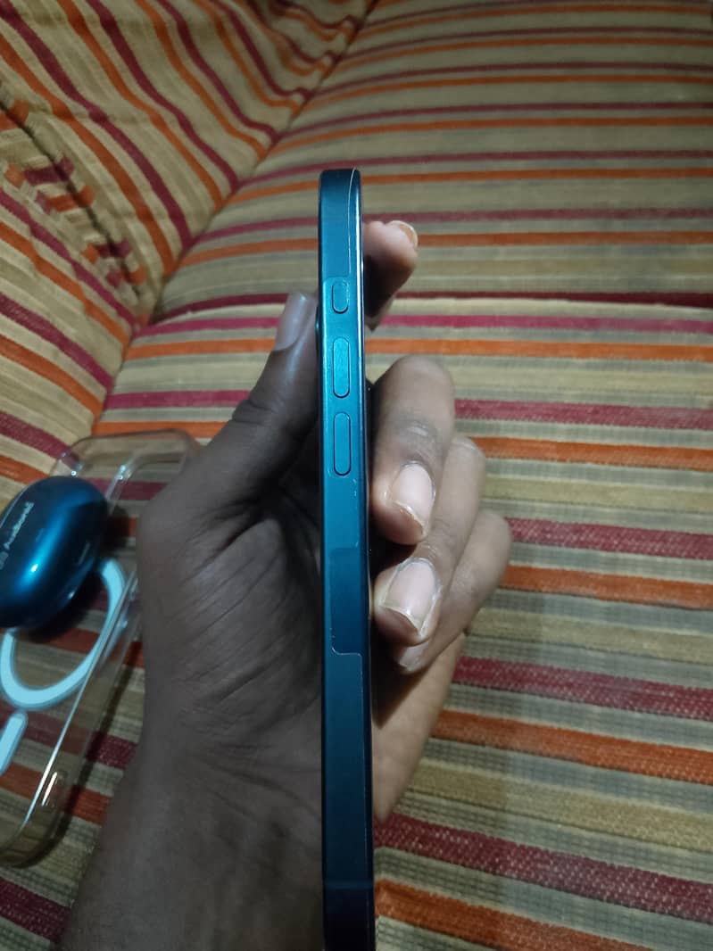Apple iPhone 15 Pro 2