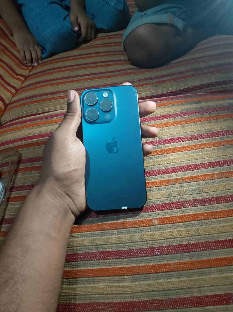 Apple iPhone 15 Pro 6