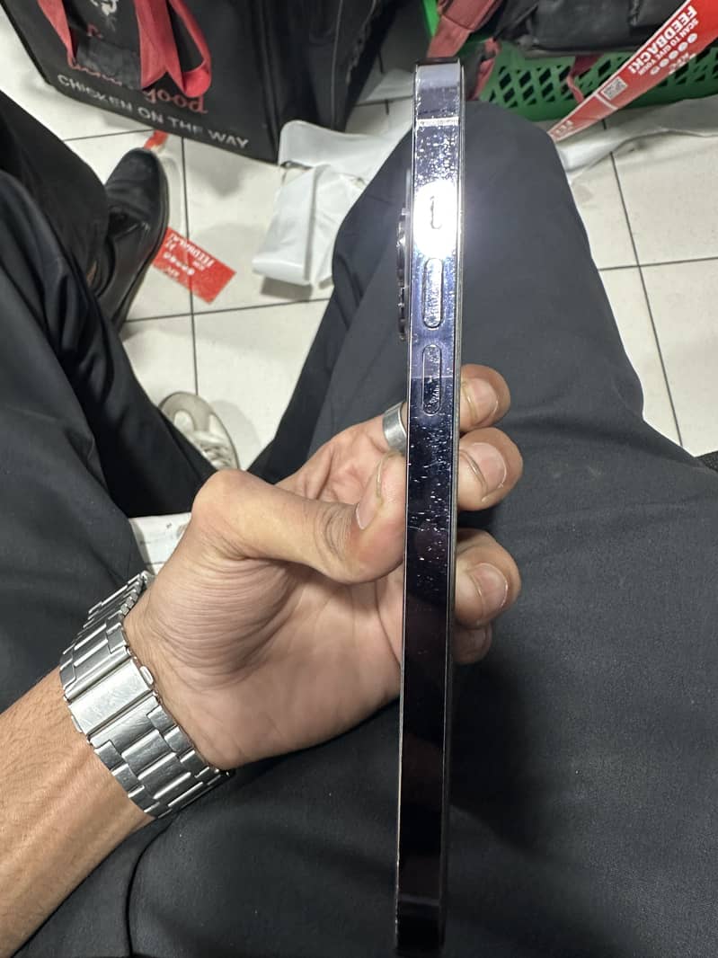 Apple iPhone 14 Pro Max 0