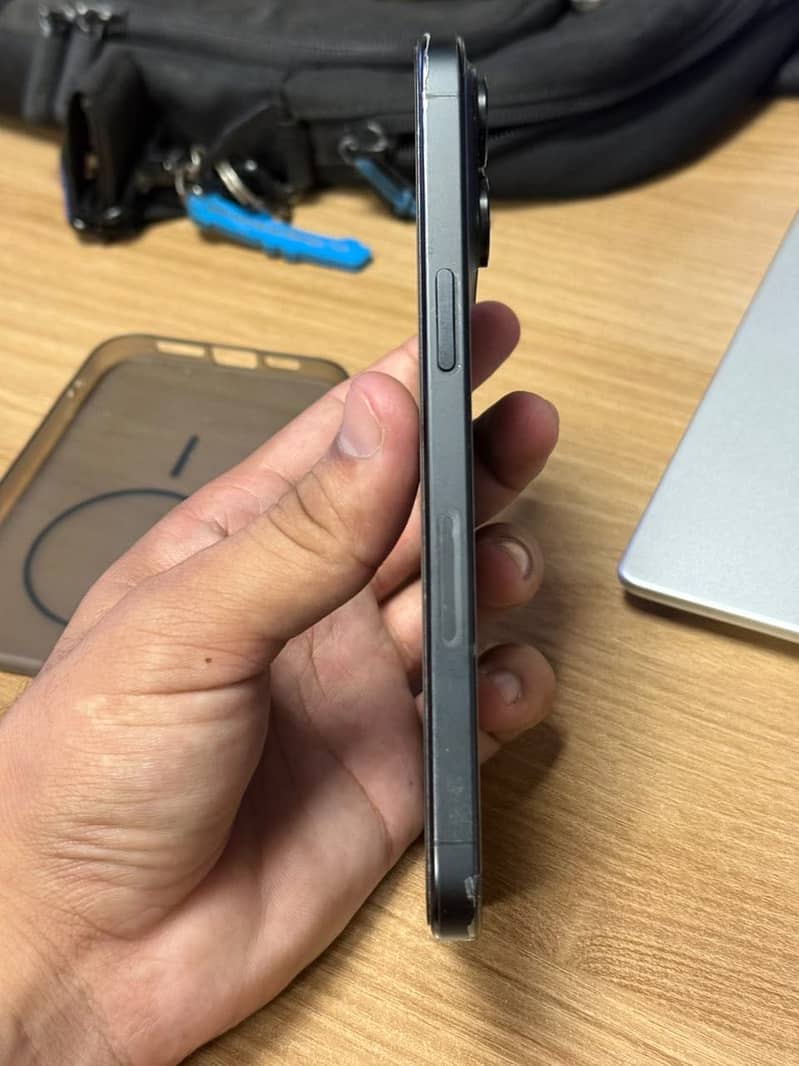 Apple iPhone 15 Pro Max 1
