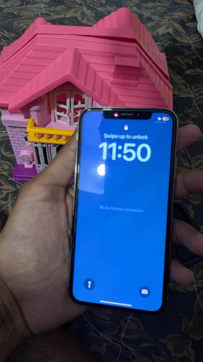 Apple iPhone X 4