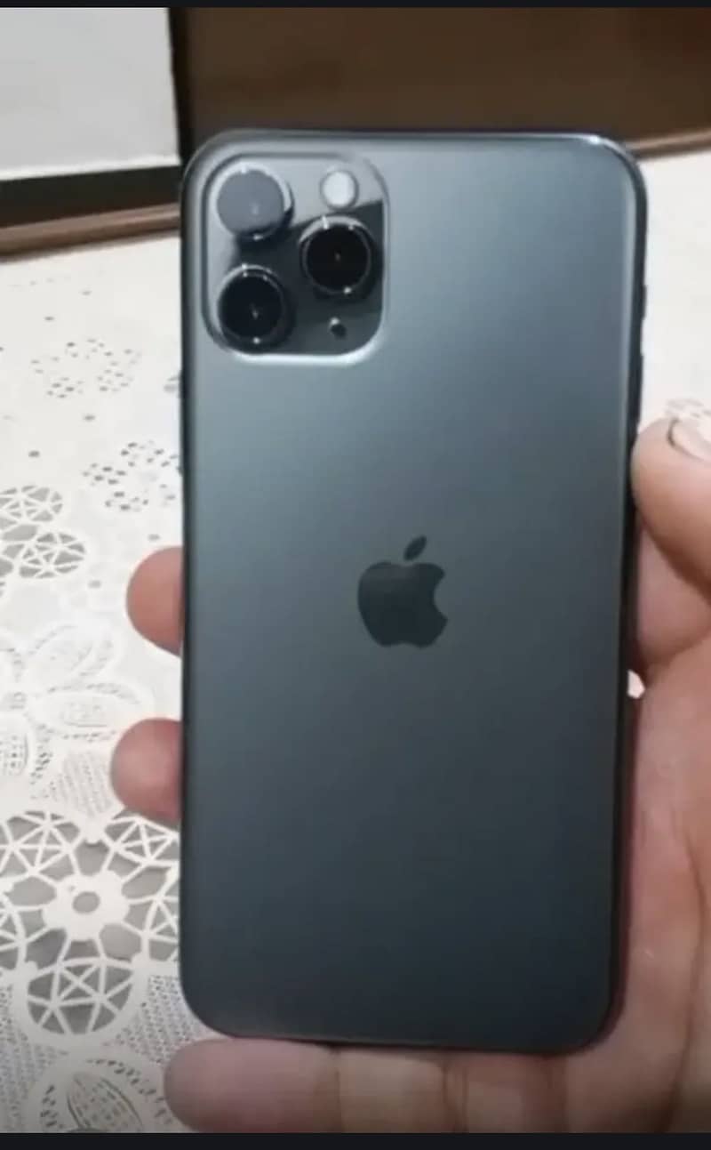 Apple iPhone 11 Pro 4