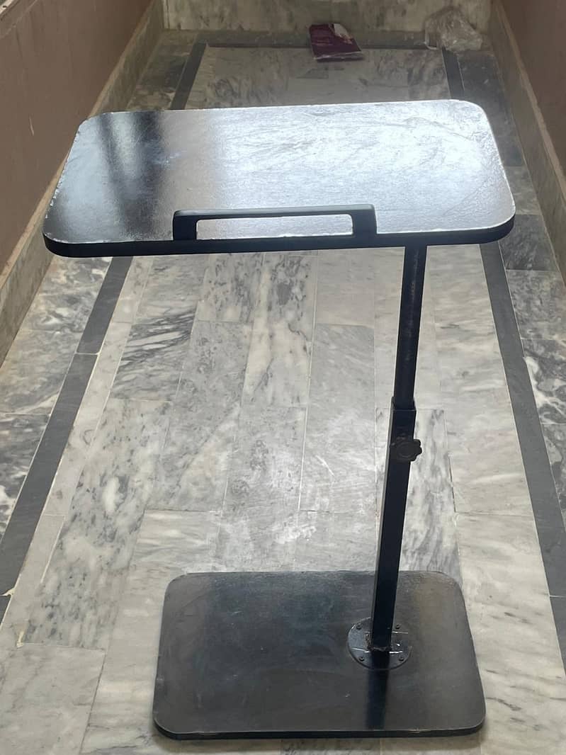 Height adjustable table 5