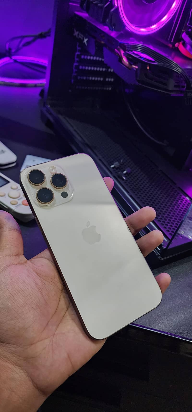 Apple iPhone 16 Pro Max 1