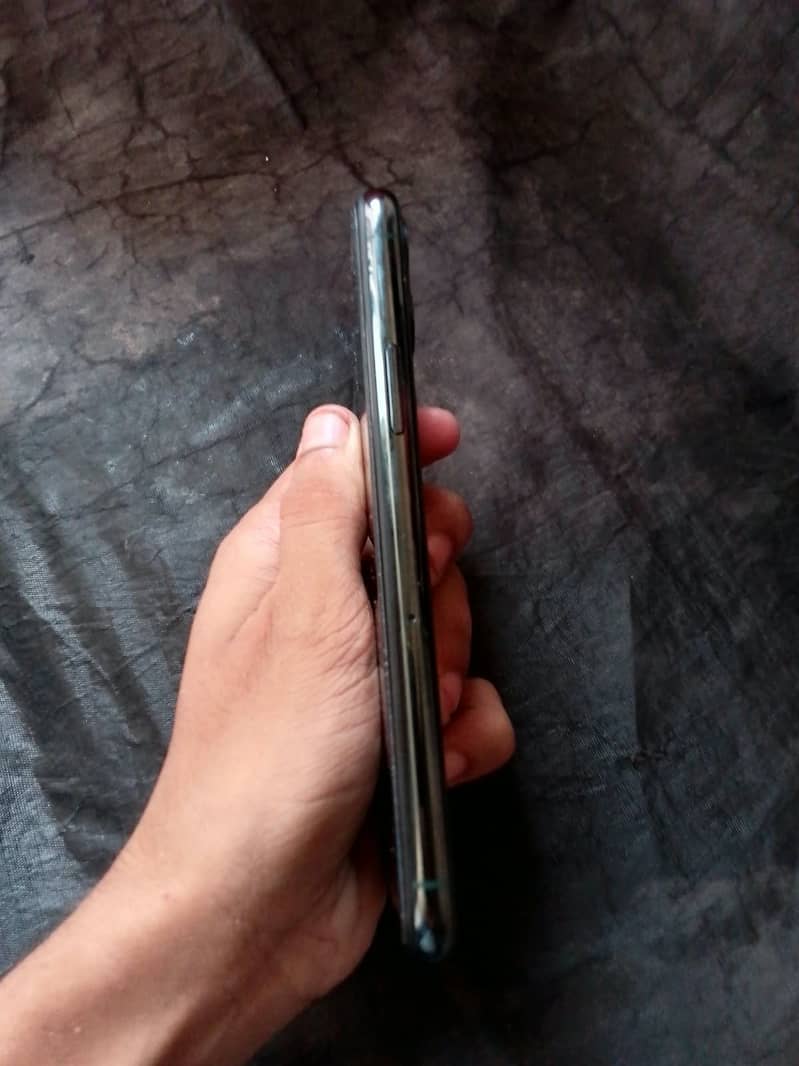 Apple iPhone 11 Pro jv 2