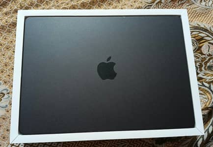 MacBook Pro 14" M5 | 16GB | 512GB | Warranty Till March 2027
