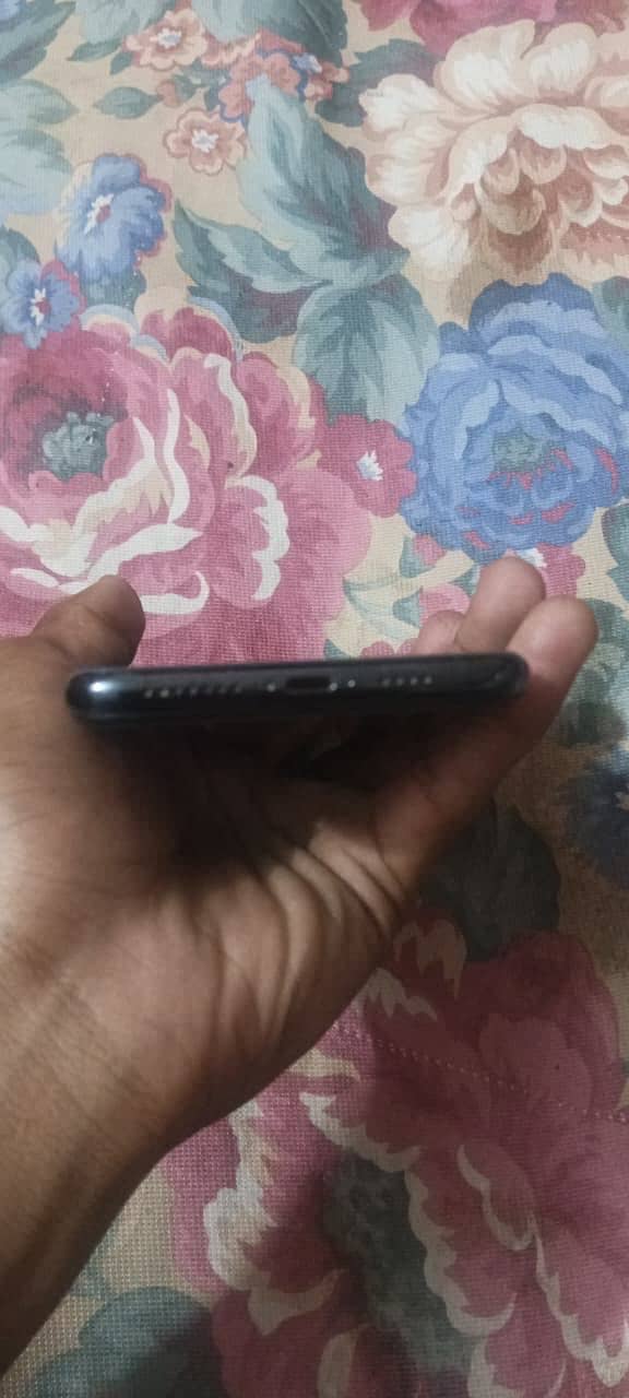 Apple iPhone 11 Pro Max 6