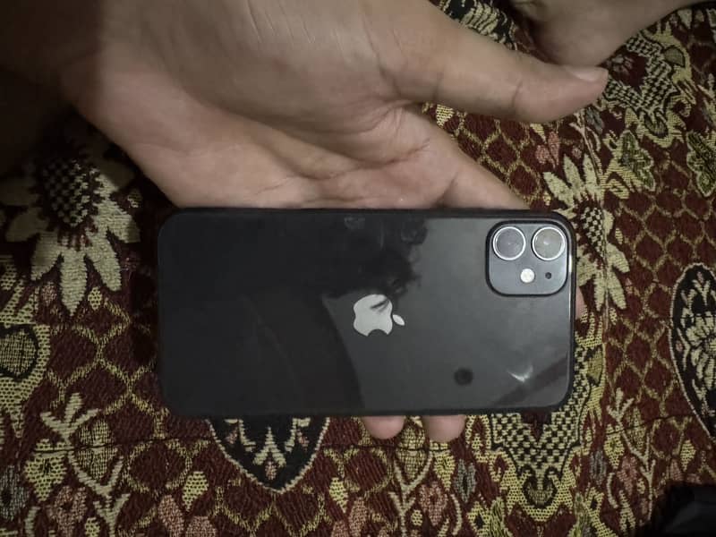 Apple iPhone 11 3