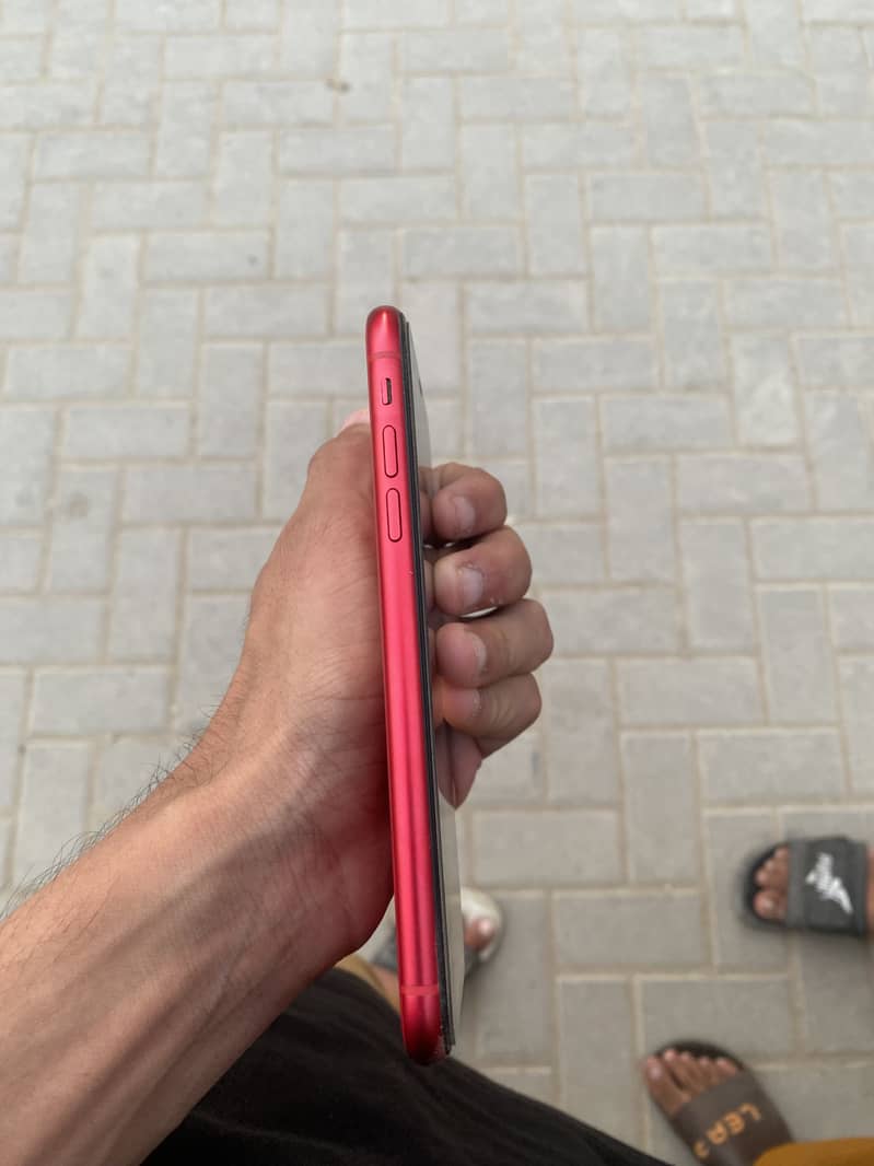 Apple iPhone 11 4