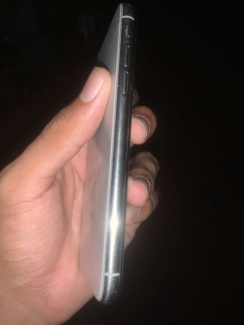 Apple iPhone X 3
