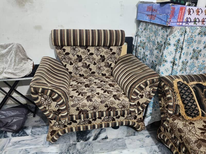 5 SEATER SOFA SET WITH TABLE 1