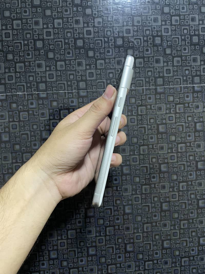 Google Pixel 7 4