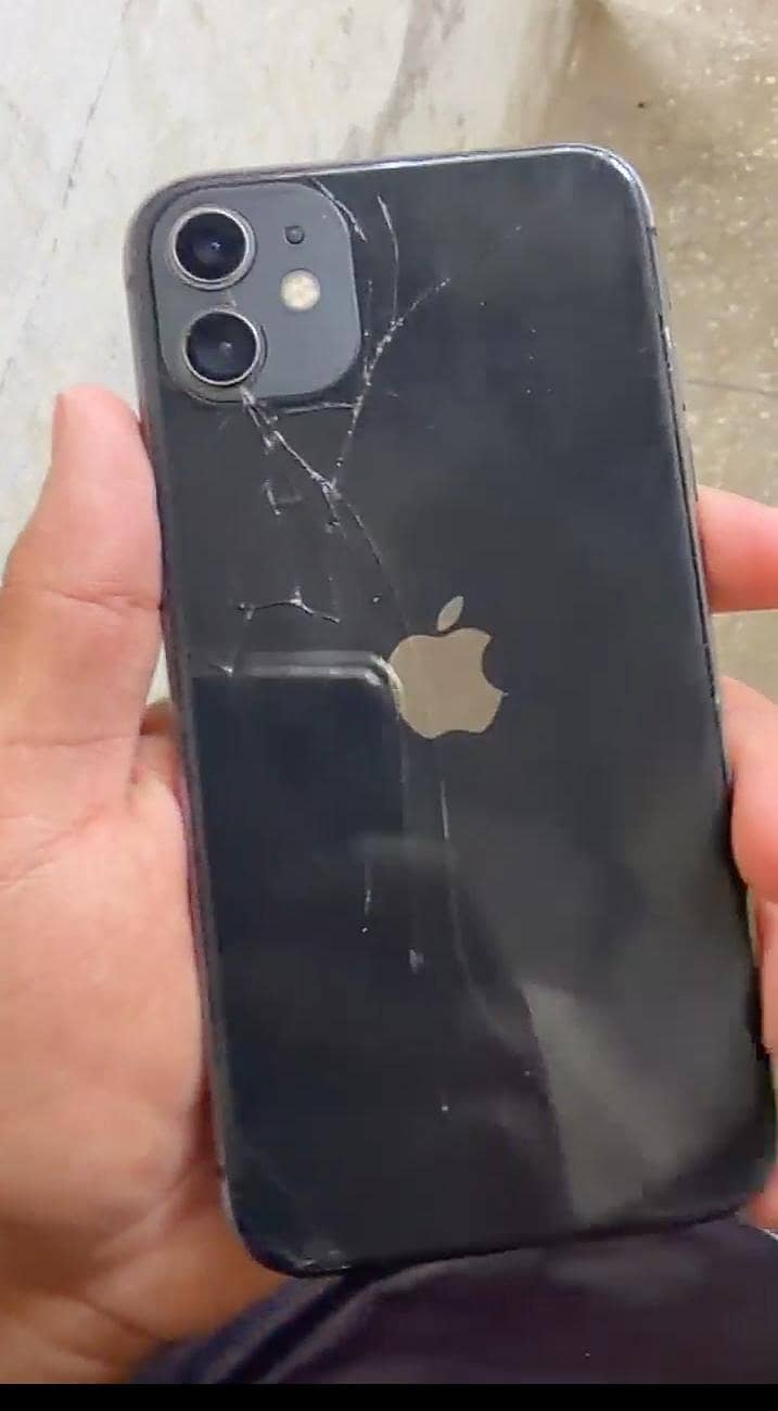 Apple iPhone 11 3