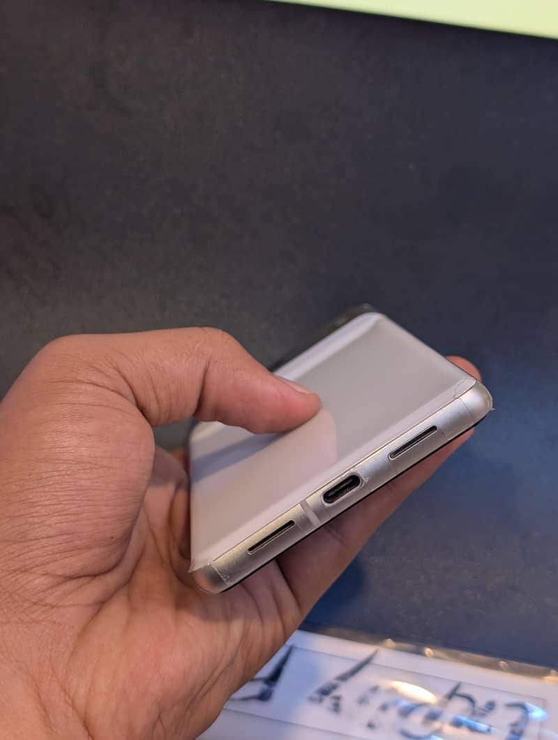 Google Pixel 7 4