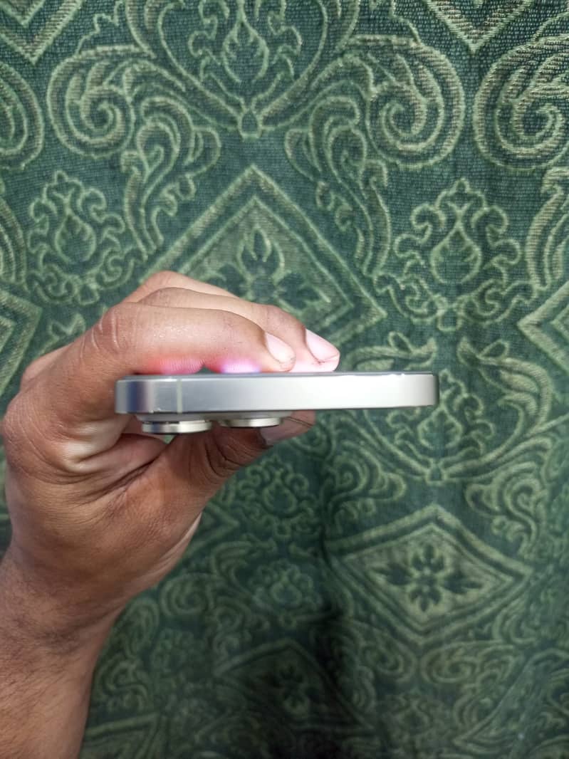 Apple iPhone 14 Pro Max 2