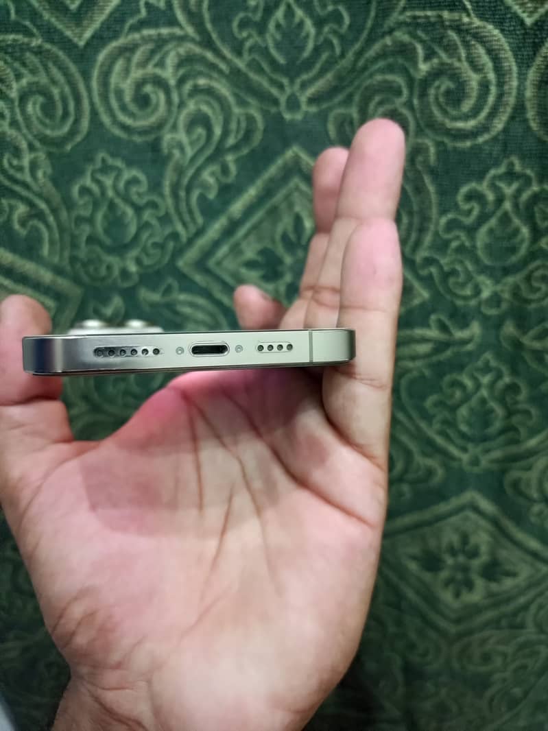 Apple iPhone 14 Pro Max 3