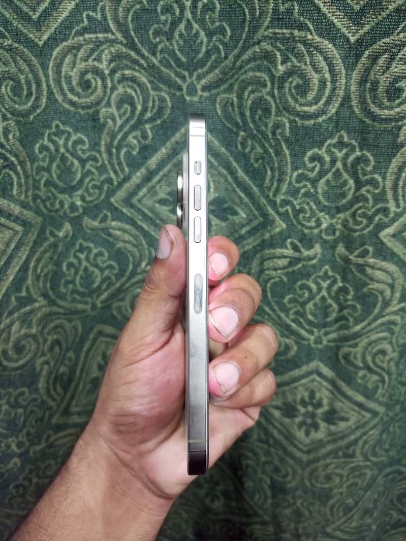Apple iPhone 14 Pro Max 5