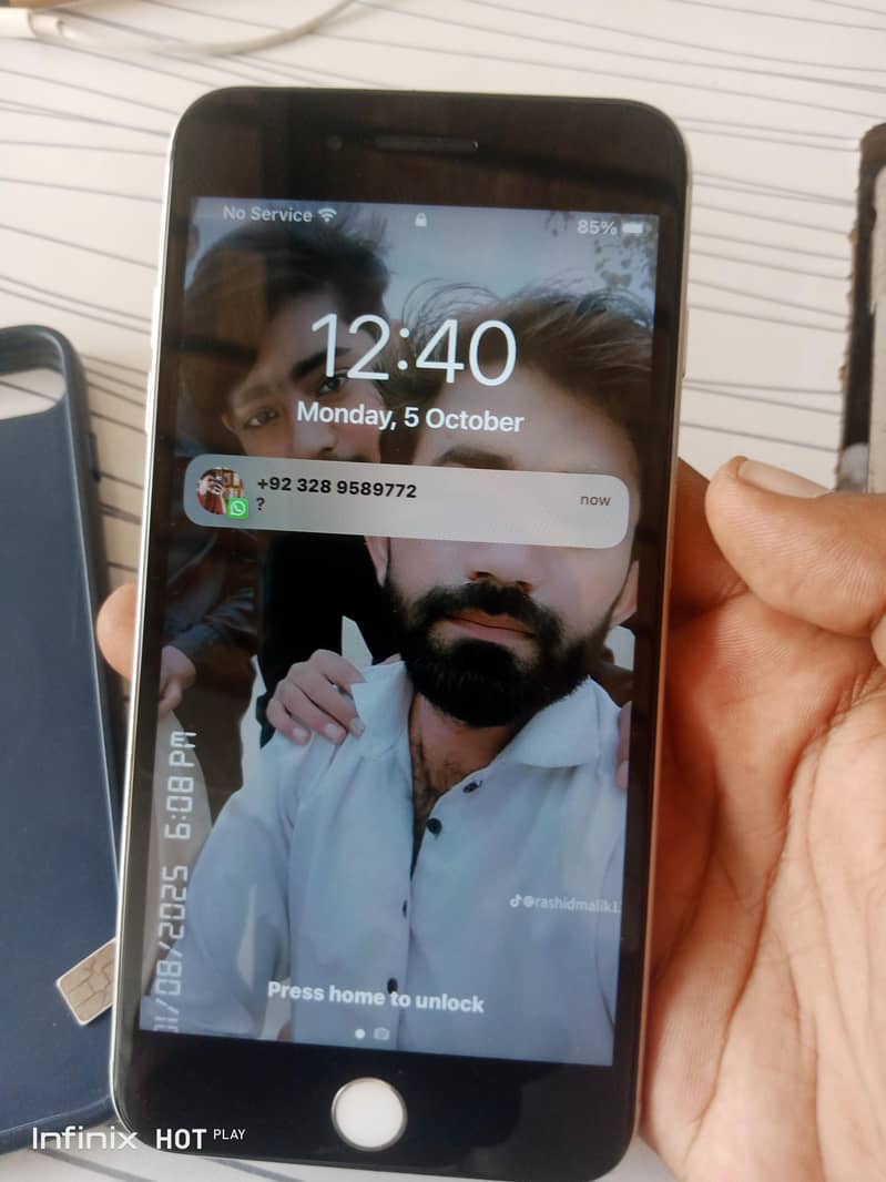 Apple iPhone 7 Plus 1