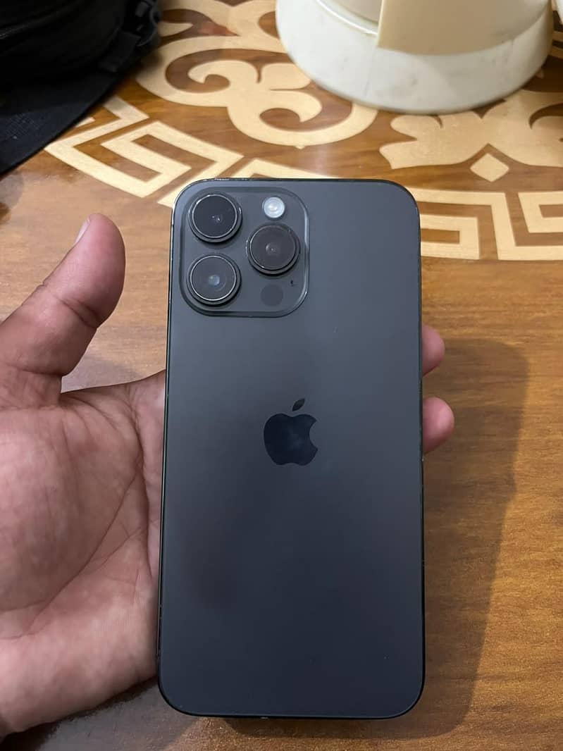 Apple iPhone 14 Pro Max 1