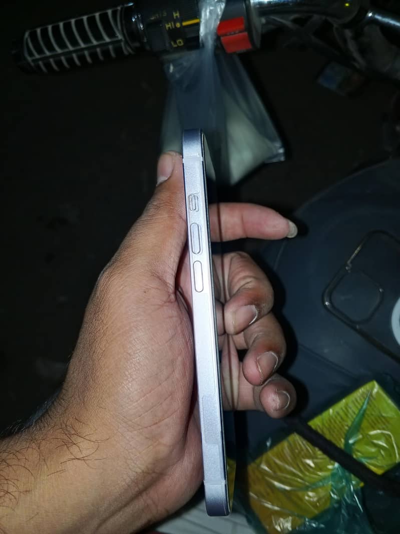 Apple iPhone 14 2