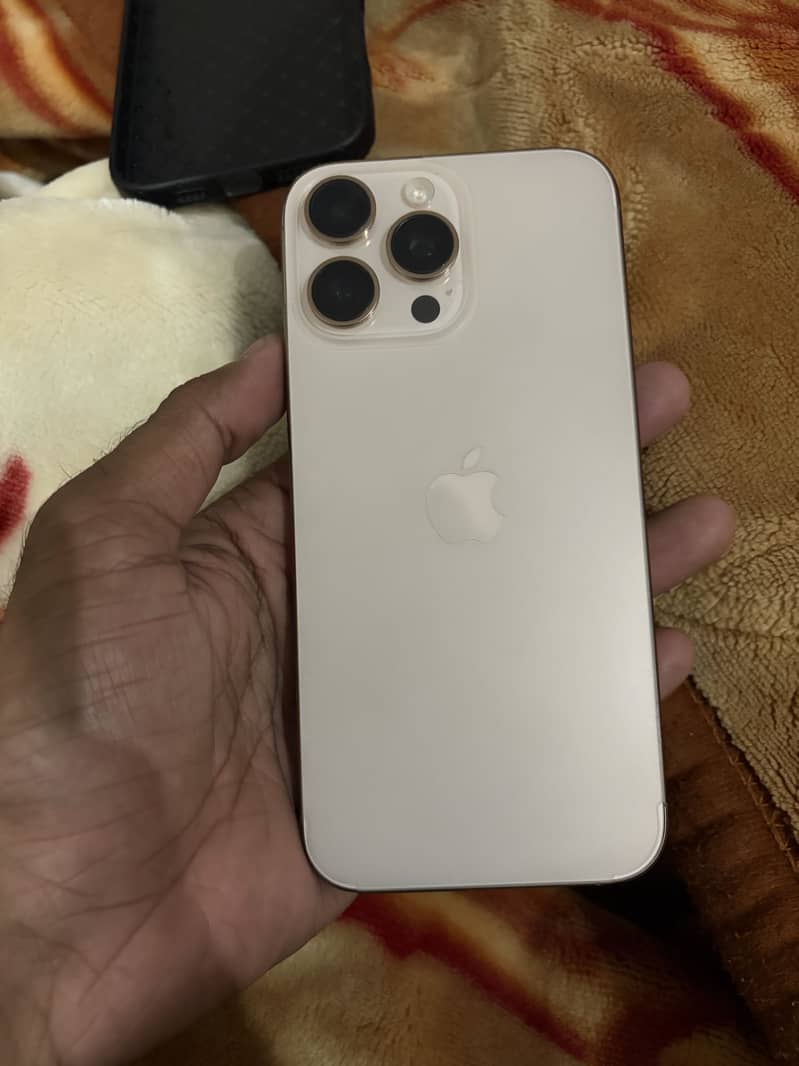 Apple iPhone 16 Pro Max 0